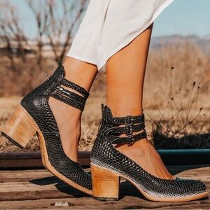 Freebird Randi Leather Black Snake Embossed Heeled Shoes size 8 New No Box